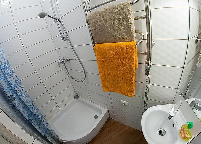 아파트 Apartment Hnatyuka15 Квартира В Центрі З Постійним Світлом